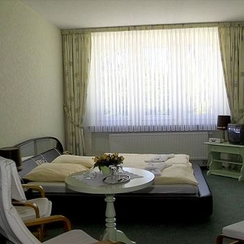 Zimmer von Hotel und Landgaststätte Schlaitz - ein Unternehmen der Agrarprodukte aus Schlaitz GmbH