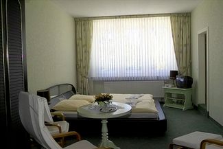 Zimmer von Hotel und Landgaststätte Schlaitz - ein Unternehmen der Agrarprodukte aus Schlaitz GmbH